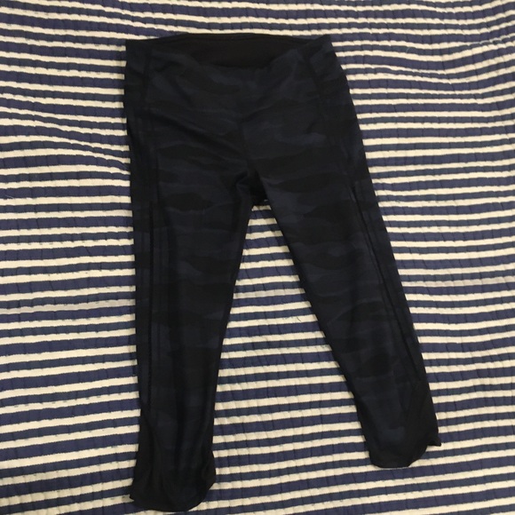lululemon athletica Pants - Lululemon Capri leggings